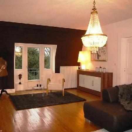 فندق مبيت وإفطار Eden مُلووز